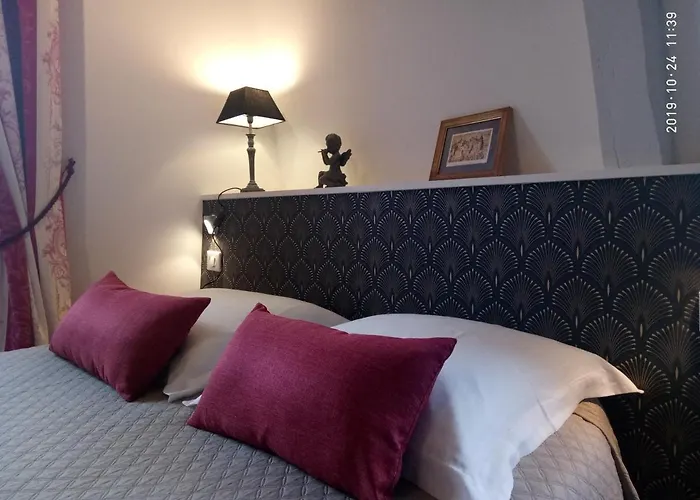 Petite Maison Romantique Au Calme, Coeur Historique Plantagenet, Vue Ville