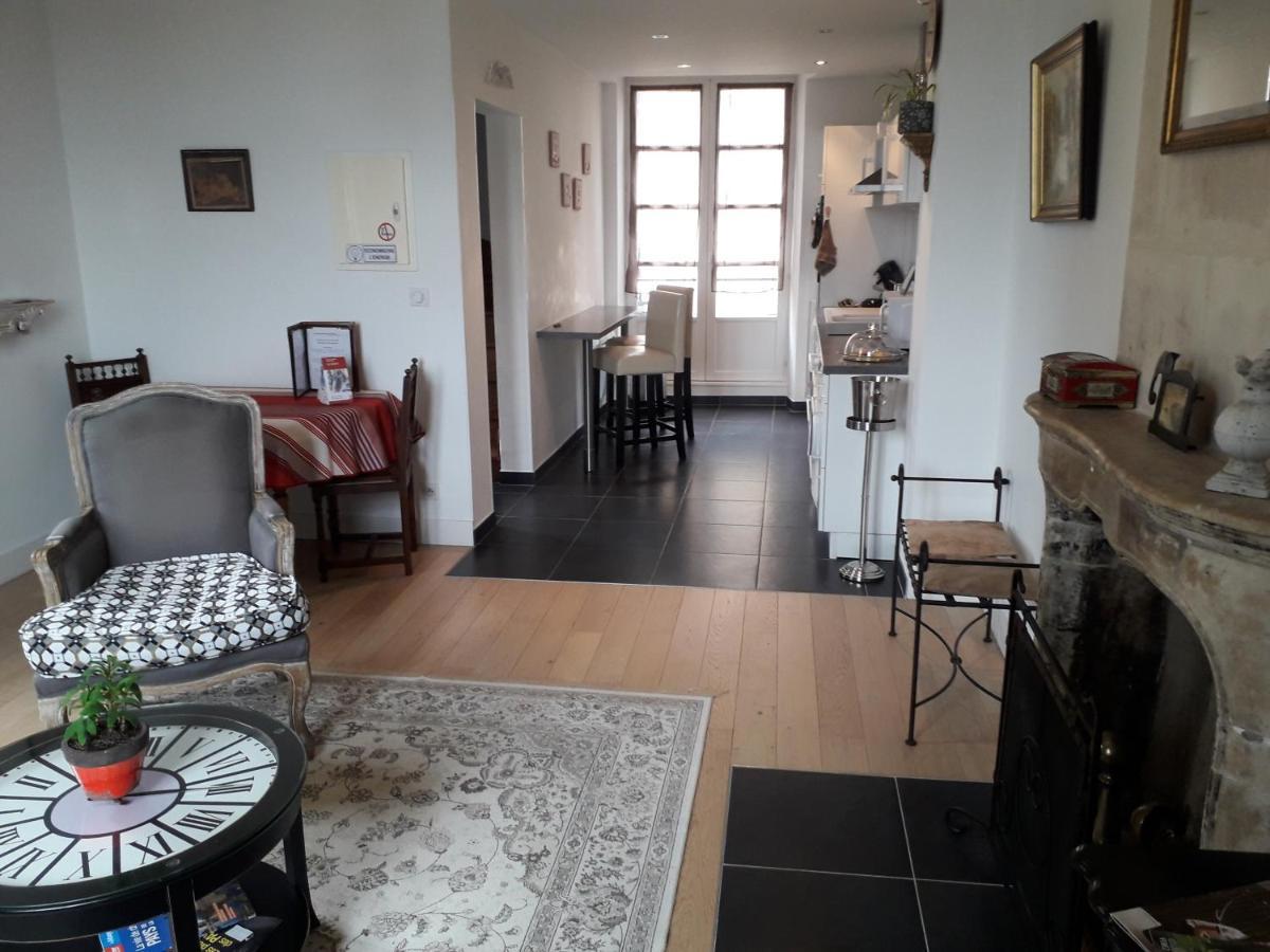 Petite Maison Romantique Au Calme, Coeur Historique Plantagenet, Vue