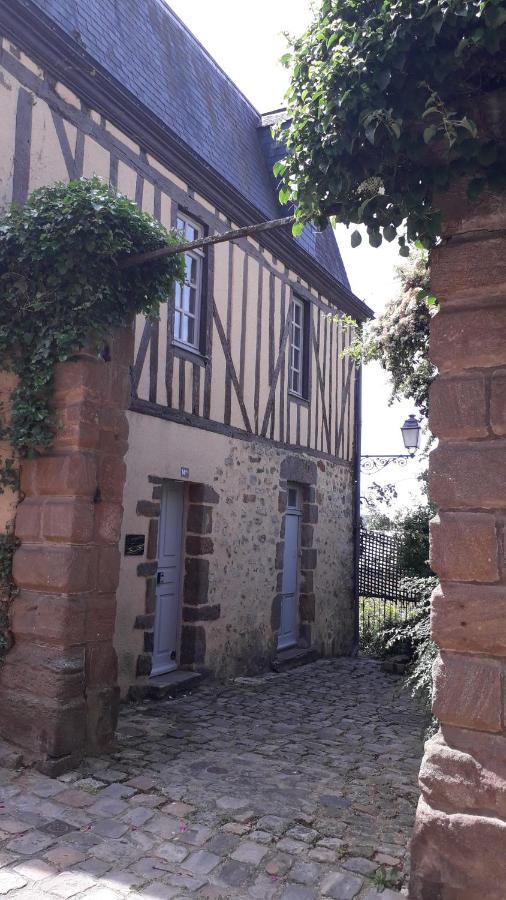 Apartment Petite Maison Romantique Au Calme, Coeur Historique Plantagenet, Vue Le Mans