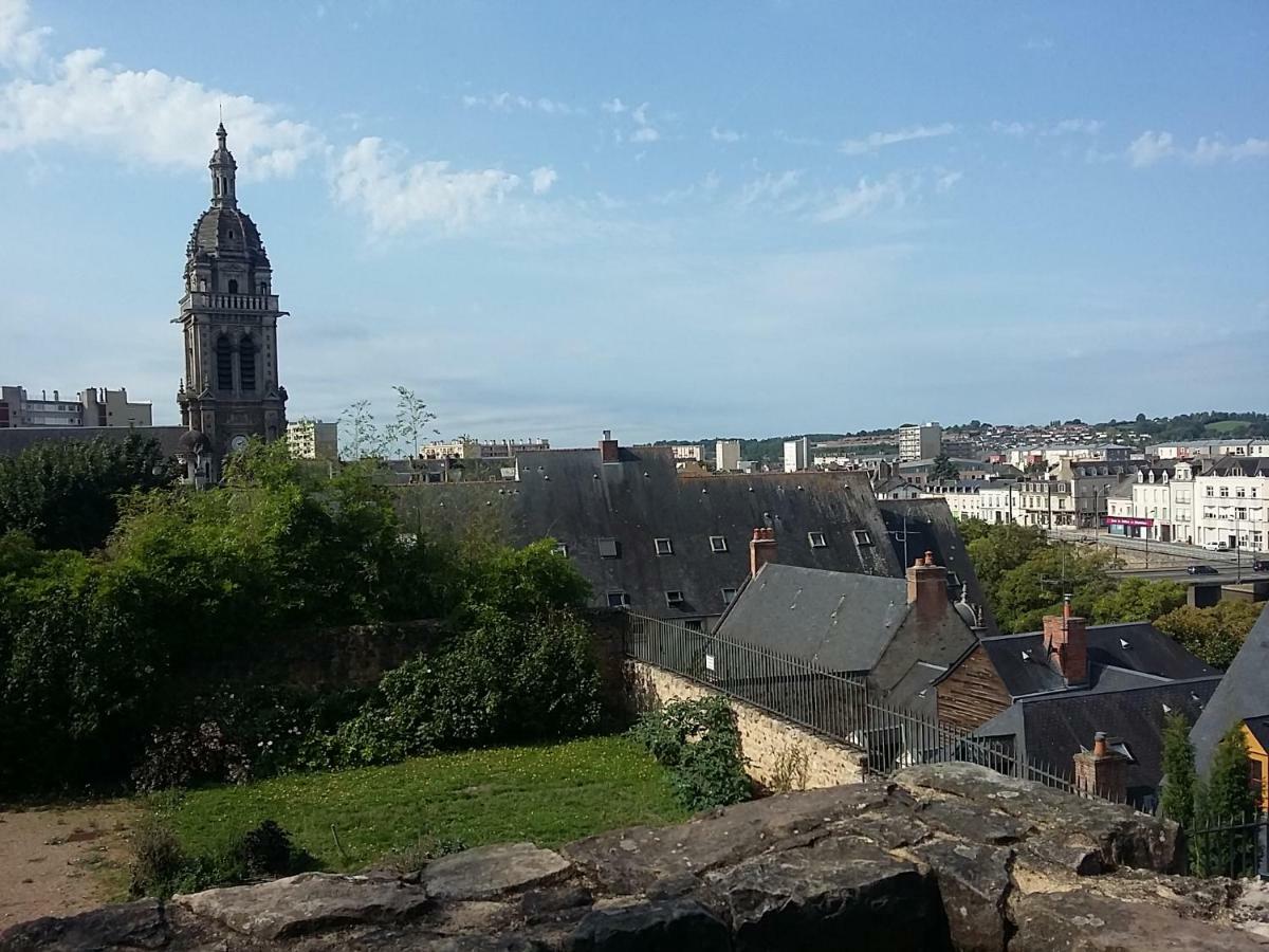 Petite Maison Romantique Au Calme, Coeur Historique Plantagenet, Vue Apartamento *