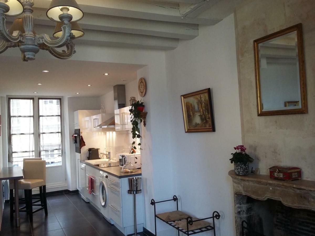 Apartment Petite Maison Romantique Au Calme, Coeur Historique Plantagenet, Vue