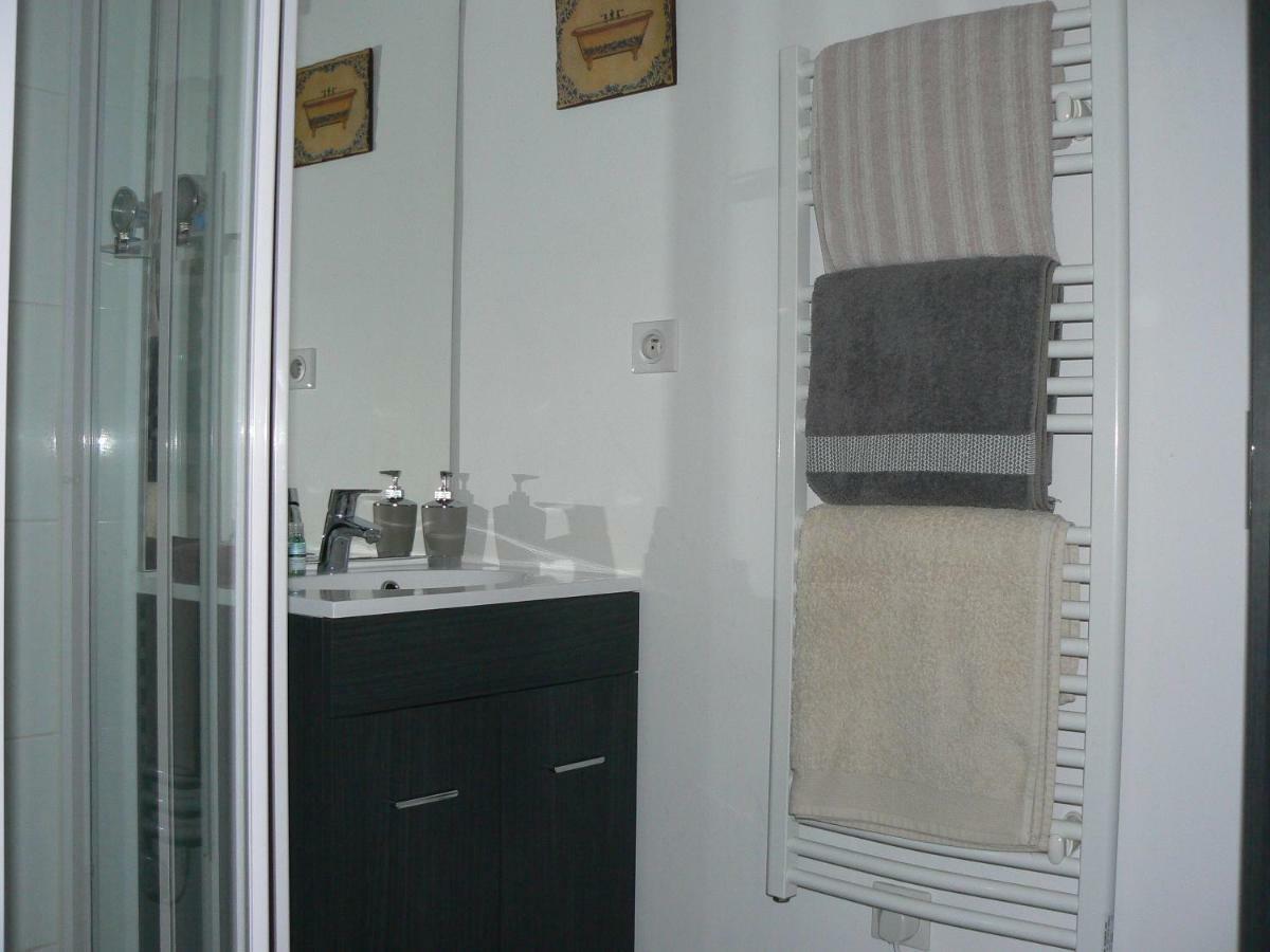 Apartment Petite Maison Romantique Au Calme, Coeur Historique Plantagenet, Vue