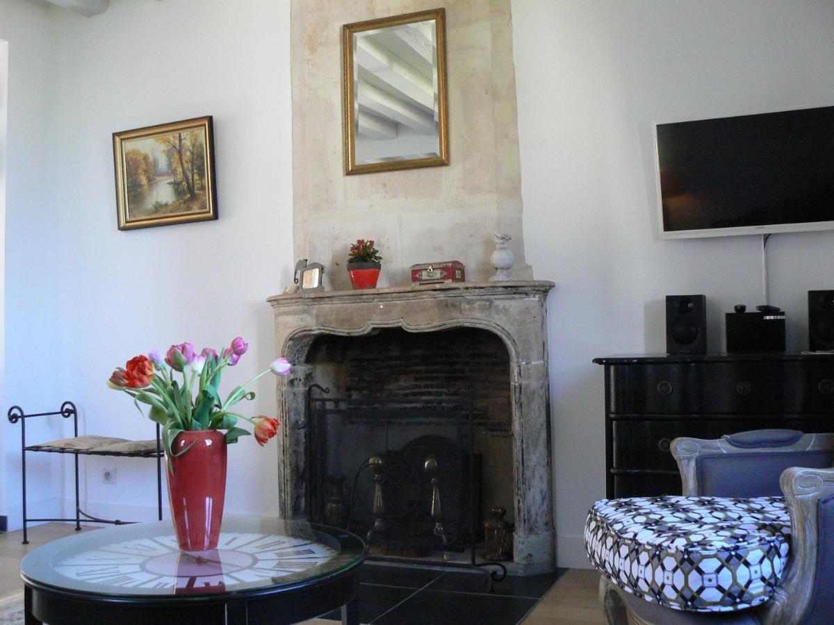 Petite Maison Romantique Au Calme, Coeur Historique Plantagenet, Vue