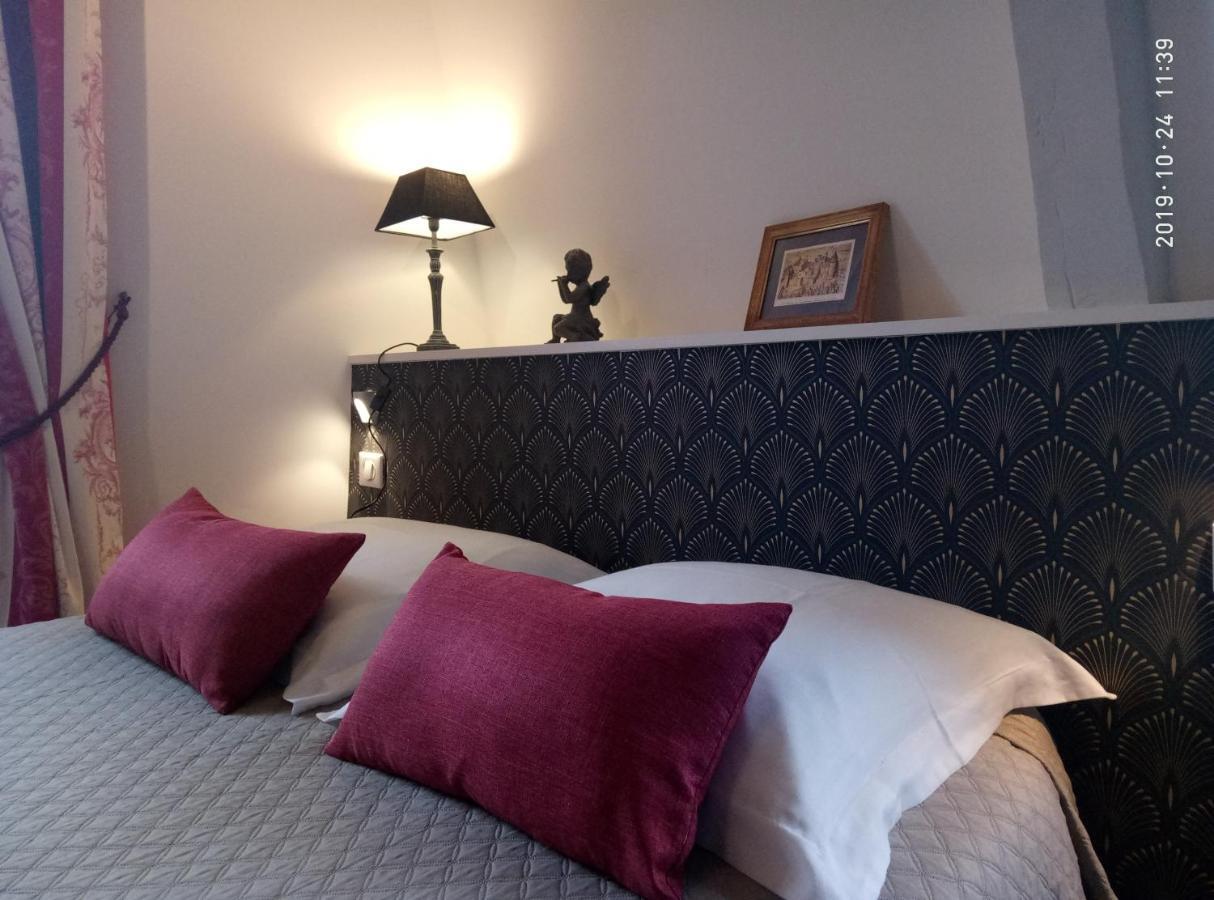 Petite Maison Romantique Au Calme, Coeur Historique Plantagenet, Vue Apartment *